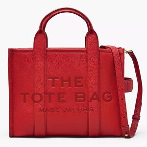 New Marc Jacob only wore once ! It’s small but hand bag small !